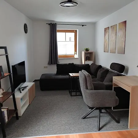 Apartment Haus Blumenampel